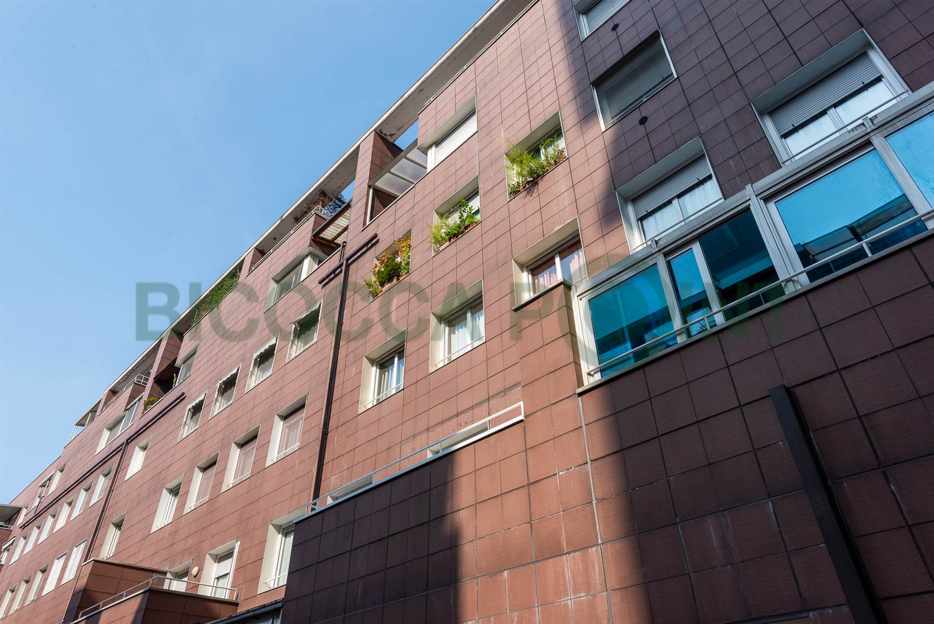 Foto 42, trilocale in Bicocca